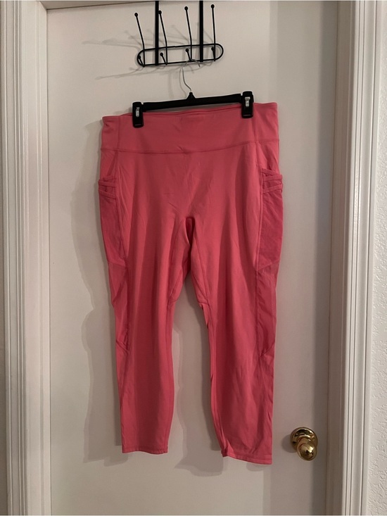 Fabletics Pants - Fabletics Motion365 High-Waisted Pocket Capri Leggings Women’s Plus Pink Size 2X